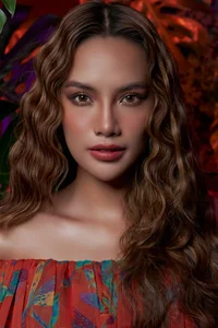 Miss Grand Vietnam Hoang Phuong Inspires with Gorgeous Autumn Makeup Trends - image 6