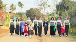Dianka Zakhidova Celebrates Tet in Traditional Muong Costume - image 0