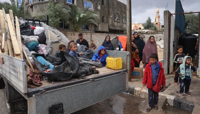 Mass Evacuation of Palestinian Civilians from Rafah City Under Escalating Conflict
