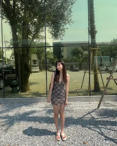 Kiatisuk's Youngest Daughter Stuns with Summer Fitness Body - image 5