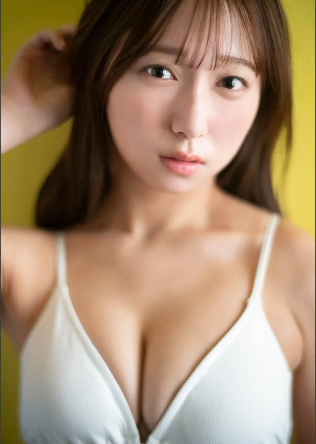 Discover Kuki Naho's Captivating Charm in Her Exclusive Digital Photobook (38P)