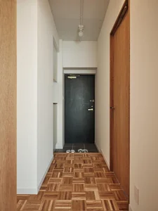 Smart Living in Tokyo: Reorganizing a 75sqm Apartment for Maximum Space - image 4