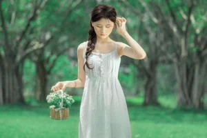 Ethereal Summer Muse: Saikuwako Captivates in YiTuYu’s Latest Art Language Collection - image 14