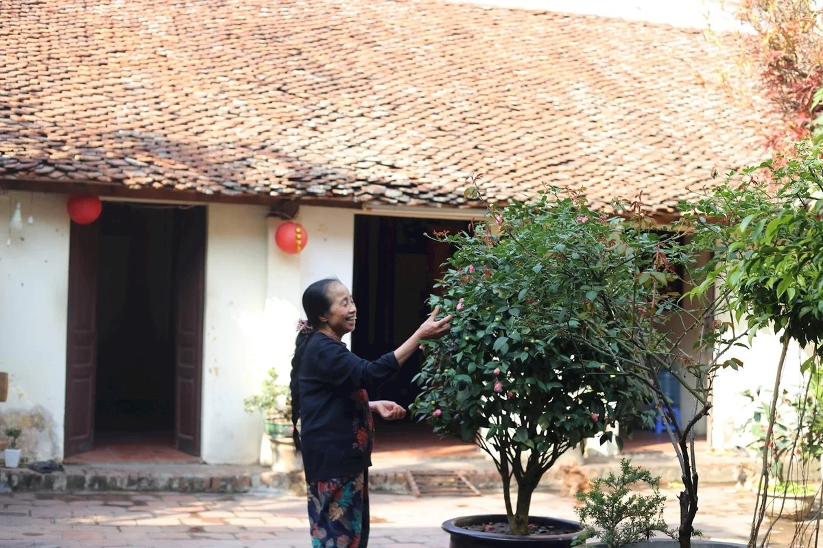 A Rare Glimpse Inside a 200-Year-Old Ancient House in Hanoi