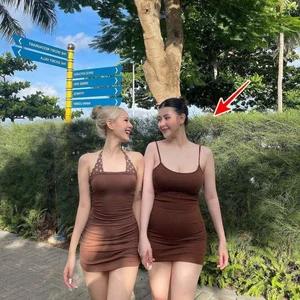 Hot Girls Xoai Non and Wilson Nhat Anh Turn Up the Heat on Beach Vacation - image 6