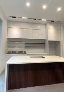 Actor Builds Luxurious 3-Story Townhouse to Celebrate Pregnant Wife - image 7