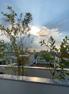 Actor Builds Luxurious 3-Story Townhouse to Celebrate Pregnant Wife - image 9