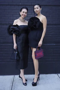 Vietnamese Stars in New York: Ngọc Quyên and Diễm My Reunite at High-Profile Gala - image 9