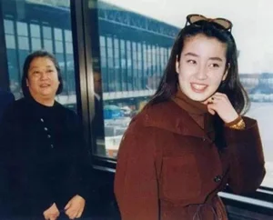 Rie Miyazawa: The Resilience of a Japanese Icon Through Adversity - image 13
