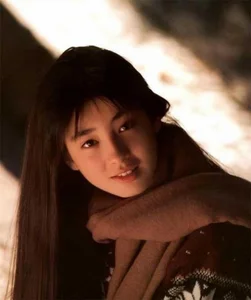 Rie Miyazawa: The Resilience of a Japanese Icon Through Adversity - image 16