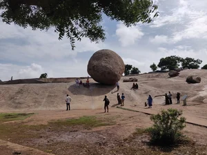 The Mystery of the 250 Ton Balancing Rock Standing for Thousands of Years - image 2