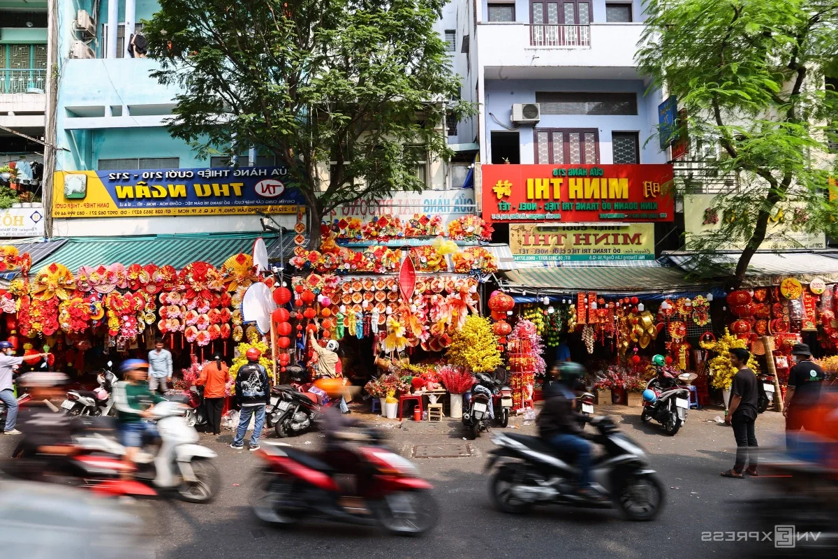 Exploring the Vibrant Lunar New Year Decoration Markets in Ho Chi Minh City