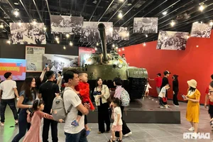 Massive Crowds and Long Waits at the New Vietnam Military History Museum in Hanoi - image 1