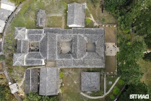 Discovering the Historic Hmong King Mansion in the Rocky Highlands of Ha Giang - image 9