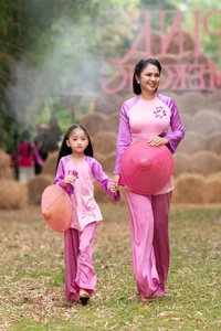 Iconic Actress Việt Trinh Graces the Runway: A Stunning Fusion of Cinema and High Fashion - image 6