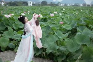 Dynamic Portraiture: YiTuYu Art Language Vol.7597 Featuring Model Jin Zou Ba - image 9