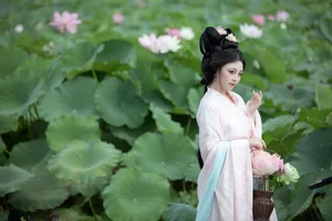 Dynamic Portraiture: YiTuYu Art Language Vol.7597 Featuring Model Jin Zou Ba - image 22