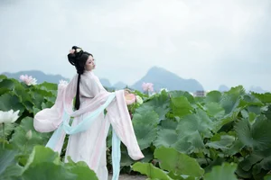 Dynamic Portraiture: YiTuYu Art Language Vol.7597 Featuring Model Jin Zou Ba - image 16