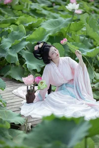 Dynamic Portraiture: YiTuYu Art Language Vol.7597 Featuring Model Jin Zou Ba - image 17