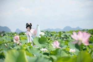 Dynamic Portraiture: YiTuYu Art Language Vol.7597 Featuring Model Jin Zou Ba - image 4