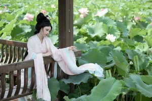 Dynamic Portraiture: YiTuYu Art Language Vol.7597 Featuring Model Jin Zou Ba - image 2