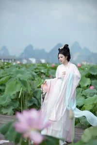 Dynamic Portraiture: YiTuYu Art Language Vol.7597 Featuring Model Jin Zou Ba - image 20
