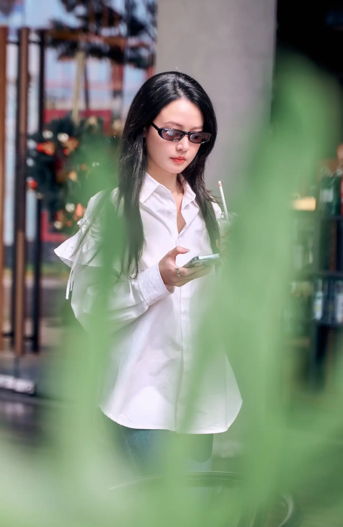 Midu's Ageless Charm: White Shirt Style Makes Her Look Like a Schoolgirl at 35