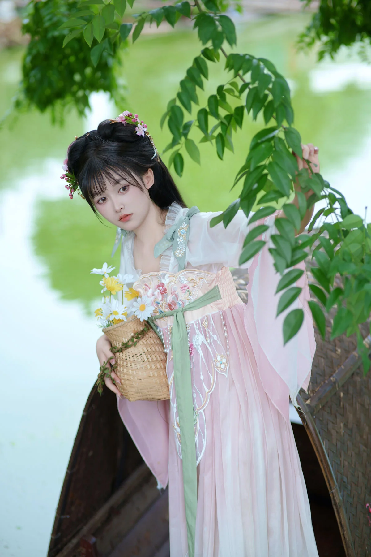 Captivating Portraits of Xiao Xiao Yu in YiTuYu Vol.7334 Art Language