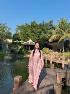 Radiant Grace: The Timeless Beauty of Pink Ao Dai - image 3