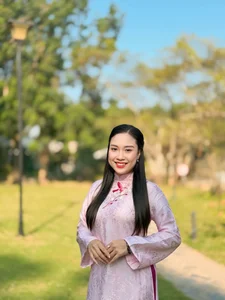 Radiant Grace: The Timeless Beauty of Pink Ao Dai - image 8