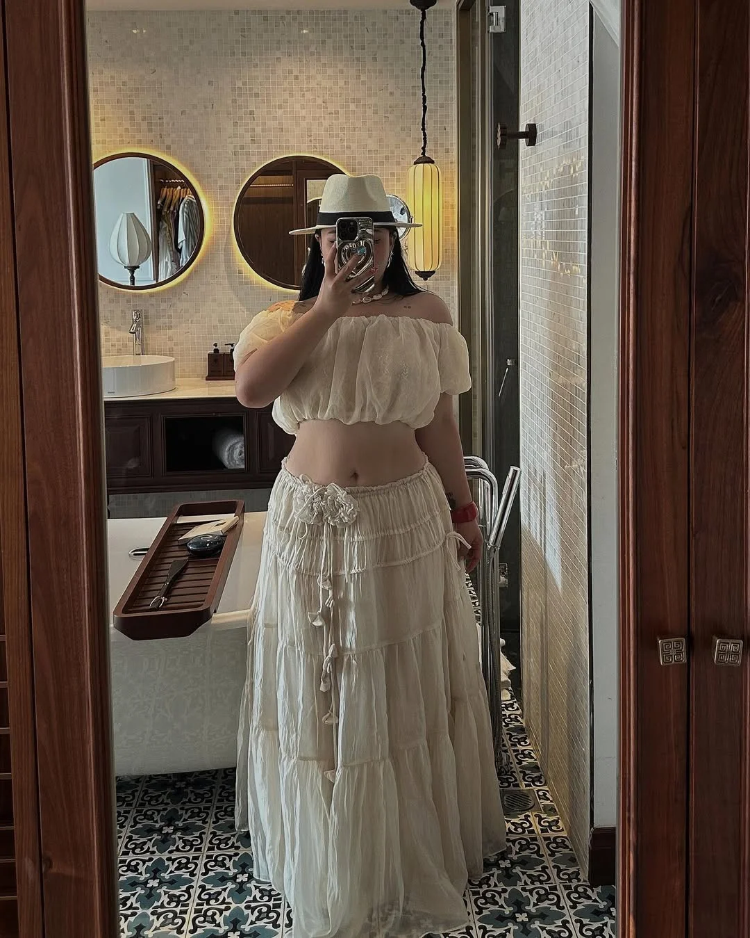 Body Positivity and Summer Style: How This Plus-Size Influencer Is Redefining Beach Fashion