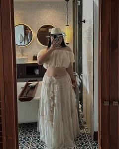 Body Positivity and Summer Style: How This Plus-Size Influencer Is Redefining Beach Fashion - image 4
