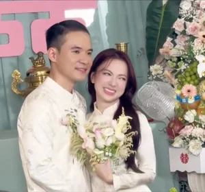 Singer Xuan Nghi Ties the Knot in a Beautiful Gold-Filled Traditional Wedding Ceremony - image 2