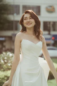 Vietnamese Celebrity Weddings: Stars Preparing to Tie the Knot in Style - image 6