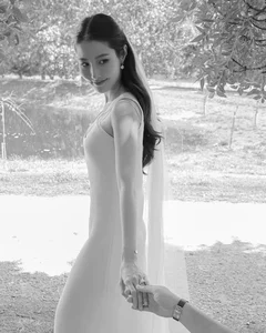Vietnamese Celebrity Weddings: Stars Preparing to Tie the Knot in Style - image 4