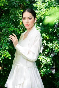 Vietnamese Celebrity Weddings: Stars Preparing to Tie the Knot in Style - image 10