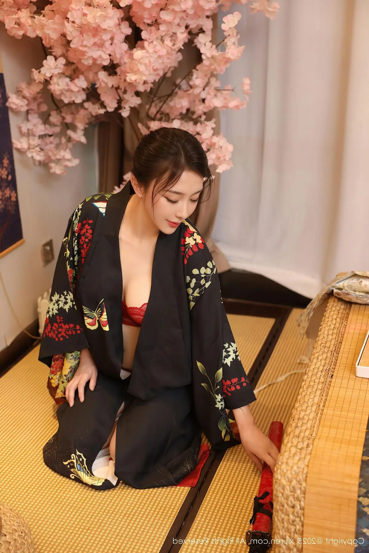 Su Yi Nuo No.10627: Captivating Traditional Grace in a Seductive Black Kimono