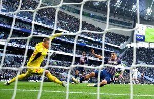 Tottenham Secures Victory Against Nottingham Forest with Key Defensive Goals - image 4