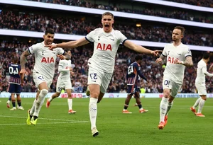 Tottenham Secures Victory Against Nottingham Forest with Key Defensive Goals - image 6