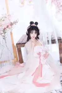 YiTuYu Vol.8628: Enchanting Ethereal Beauty of Qi Luo Sheng De Xiao Su Su in Traditional Hanfu - image 12