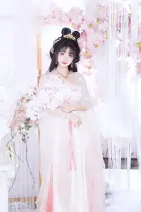 YiTuYu Vol.8628: Enchanting Ethereal Beauty of Qi Luo Sheng De Xiao Su Su in Traditional Hanfu - image 3