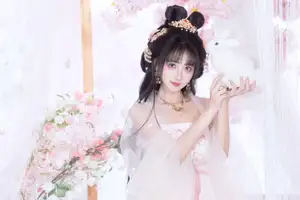 YiTuYu Vol.8628: Enchanting Ethereal Beauty of Qi Luo Sheng De Xiao Su Su in Traditional Hanfu - image 1
