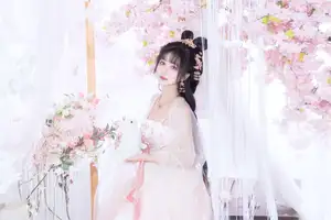 YiTuYu Vol.8628: Enchanting Ethereal Beauty of Qi Luo Sheng De Xiao Su Su in Traditional Hanfu - image 17
