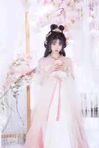YiTuYu Vol.8628: Enchanting Ethereal Beauty of Qi Luo Sheng De Xiao Su Su in Traditional Hanfu - image 21