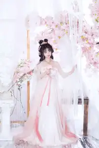 YiTuYu Vol.8628: Enchanting Ethereal Beauty of Qi Luo Sheng De Xiao Su Su in Traditional Hanfu - image 14