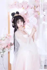 YiTuYu Vol.8628: Enchanting Ethereal Beauty of Qi Luo Sheng De Xiao Su Su in Traditional Hanfu - image 16