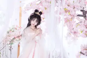 YiTuYu Vol.8628: Enchanting Ethereal Beauty of Qi Luo Sheng De Xiao Su Su in Traditional Hanfu - image 0