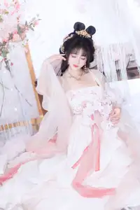 YiTuYu Vol.8628: Enchanting Ethereal Beauty of Qi Luo Sheng De Xiao Su Su in Traditional Hanfu - image 15