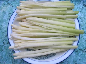 From Famine Food to Gourmet Delicacy: The Rise of Organic Wild Vegetables in Modern Cuisine - image 6