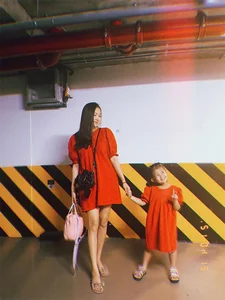 Simple Yet Captivating: Decoding the Effortless Style of Singer Lam Truong's Wife - image 5